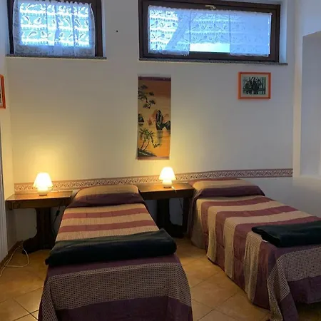 Semesterbostad Casetta Azzurra In Corte Medioevale