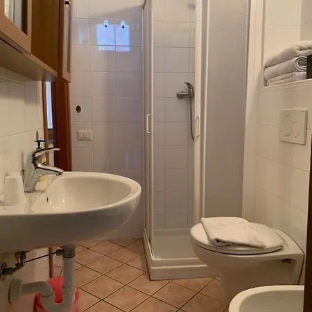 Casetta Azzurra In Corte Medioevale Semesterbostad Pisano