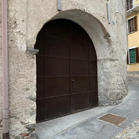 Semesterbostad Casetta Azzurra In Corte Medioevale Pisano