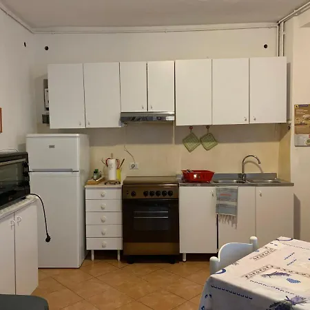 Casetta Azzurra In Corte Medioevale Semesterbostad *