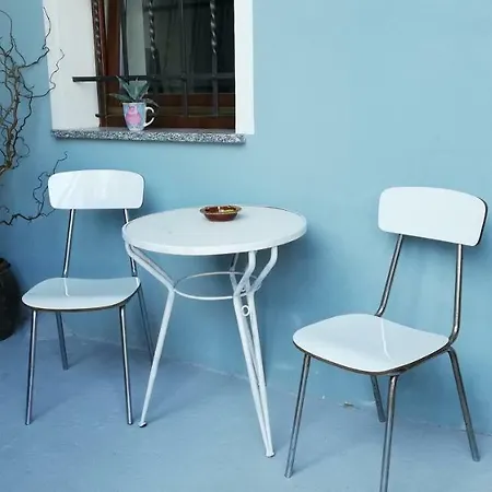 Semesterbostad Casetta Azzurra In Corte Medioevale