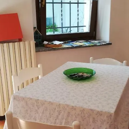 Semesterbostad Casetta Azzurra In Corte Medioevale