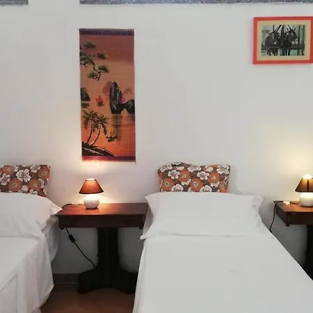 Semesterbostad Casetta Azzurra In Corte Medioevale *