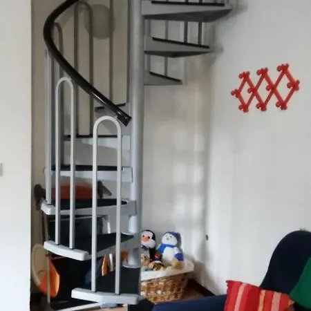 Semesterbostad Casetta Azzurra In Corte Medioevale *