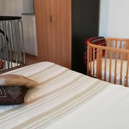 Semesterbostad Casetta Azzurra In Corte Medioevale *